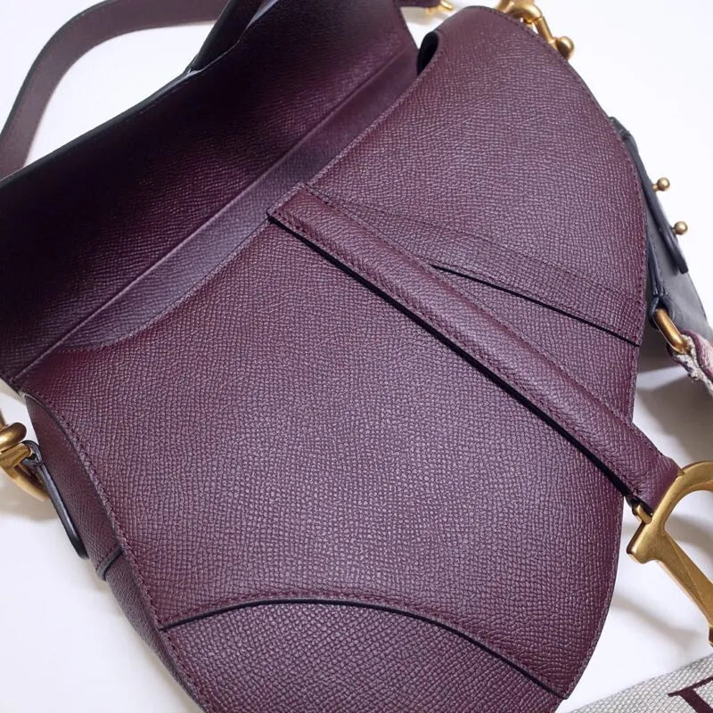 D Leather Saddle Shoulder Bag